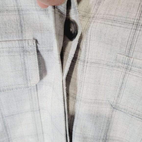 Babaton Graydon Gray Plaid Button-Up Shacket - Picture 6 of 9